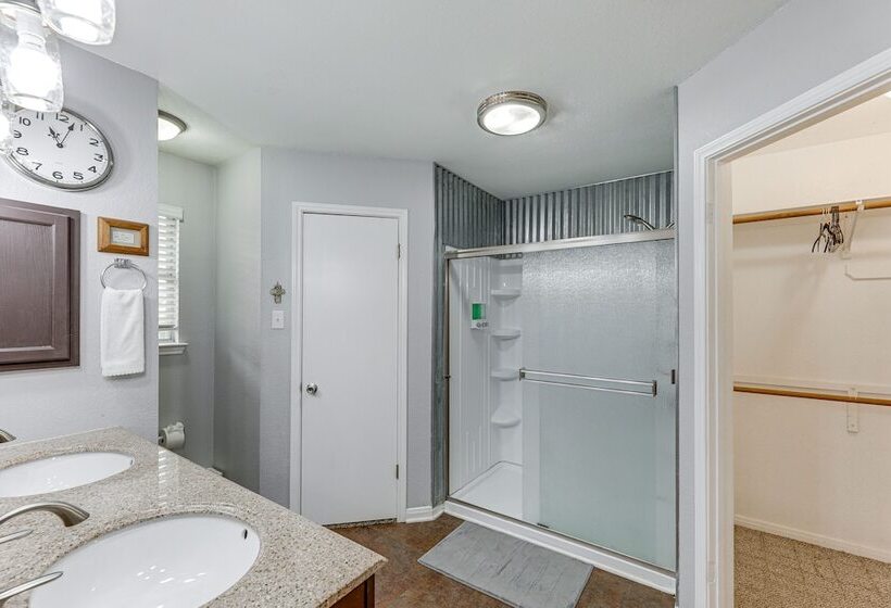 Pet Friendly Austin Home W/ Patio & Fenced Yard!