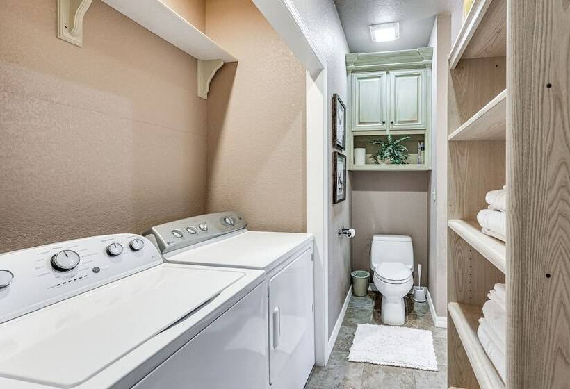 Pet Friendly Dover Cottage W/ Deck + Mtn Views!