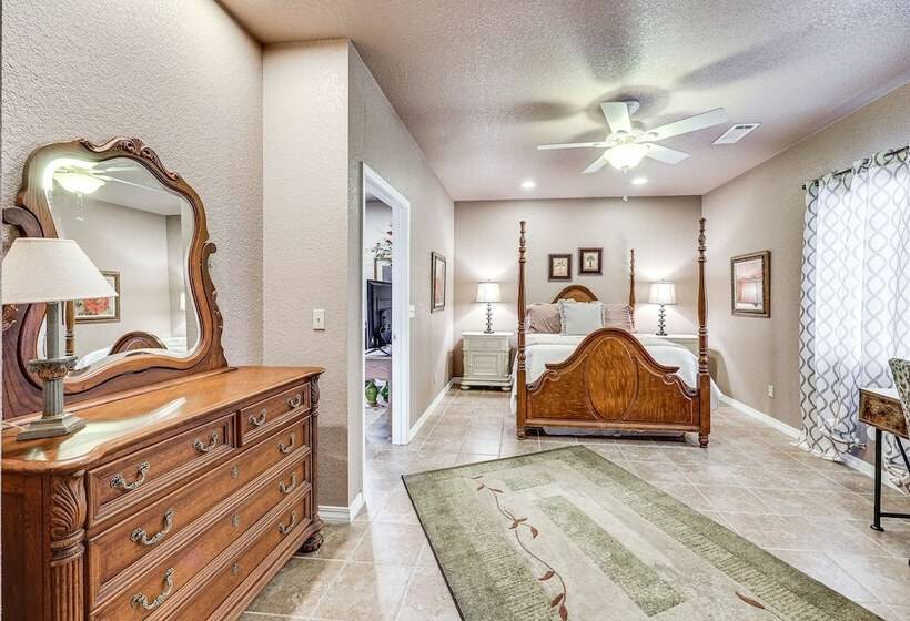 Pet Friendly Dover Cottage W/ Deck + Mtn Views!