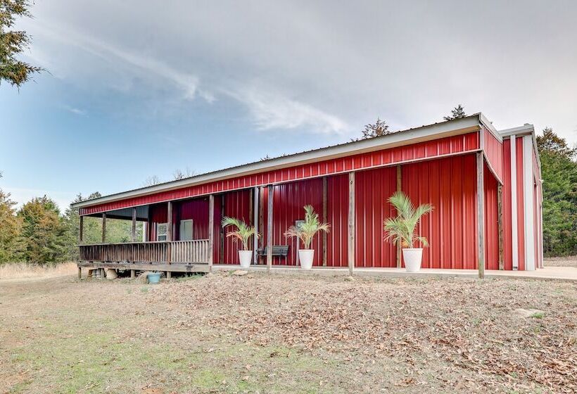 Pet Friendly Dover Cottage W/ Deck + Mtn Views!