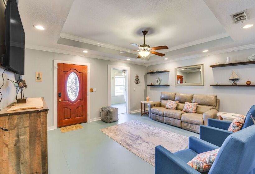 Pet Friendly Fort Walton Beach Home: 4 Mi To Ocean