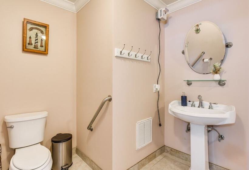 Pet Friendly Fort Walton Beach Home: 4 Mi To Ocean