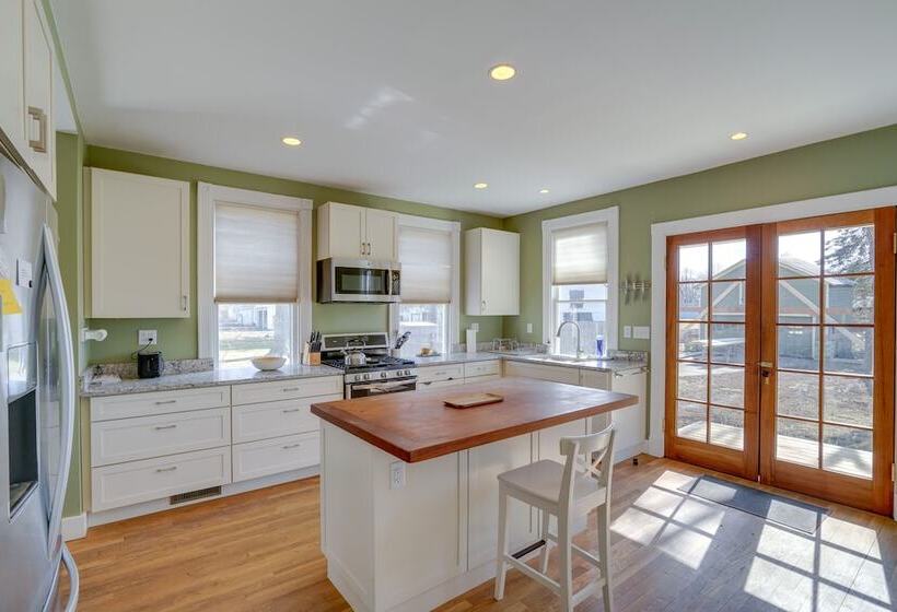 Pet Friendly Hudson Home Near Won Dharma Center!