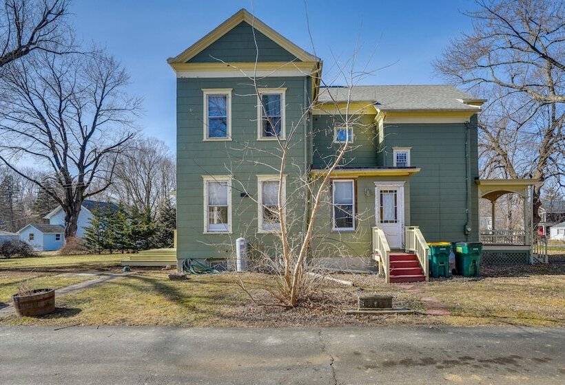 Pet Friendly Hudson Home Near Won Dharma Center!