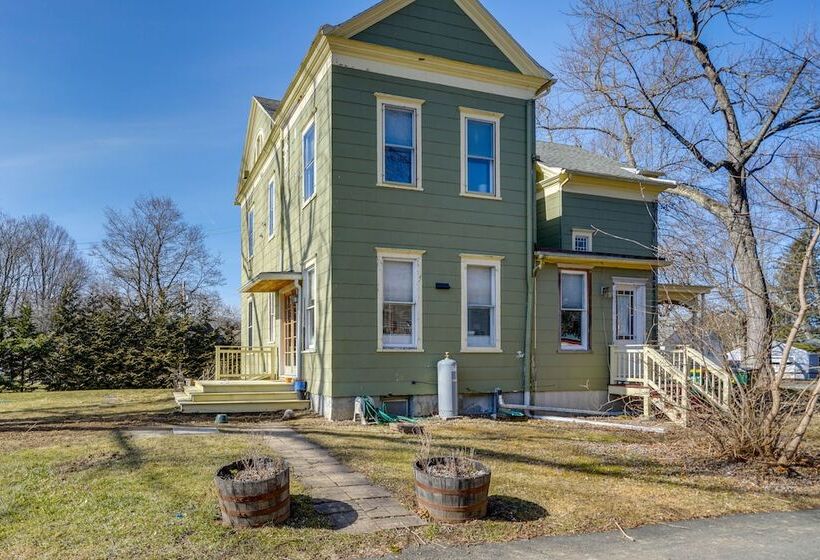 Pet Friendly Hudson Home Near Won Dharma Center!