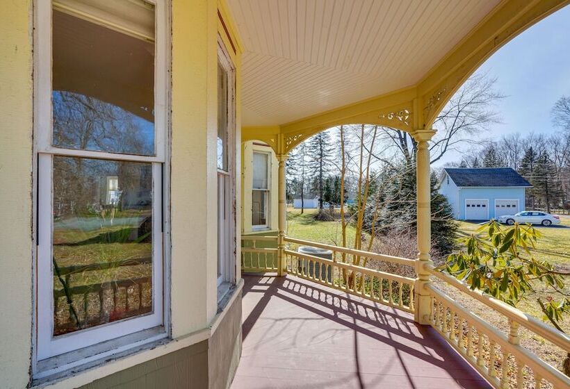 Pet Friendly Hudson Home Near Won Dharma Center!