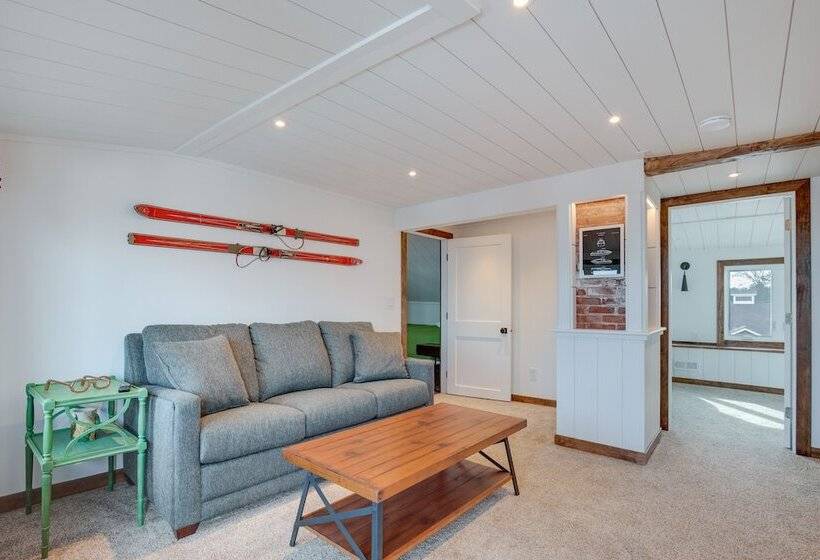 Pet Friendly Minocqua Home: Walk To Lake & Dining!