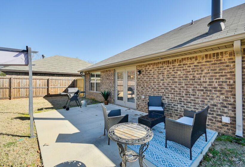 Prattville Home W/ Fire Pit 2 Mi To Downtown!