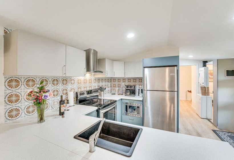 Near Majek Vineyard: Private Schulenburg Cabin