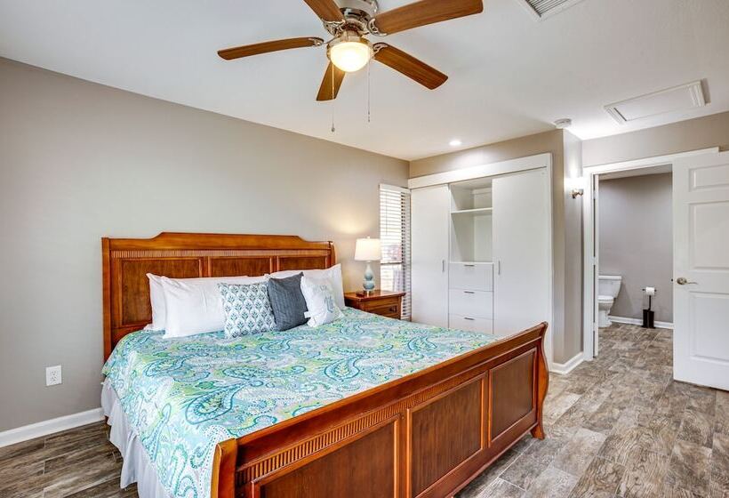 Quaint Montgomery Home < Half Mi To Lake Conroe!