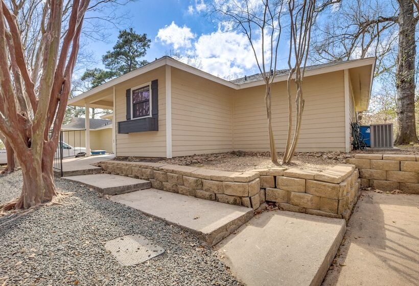 Quaint Montgomery Home < Half Mi To Lake Conroe!