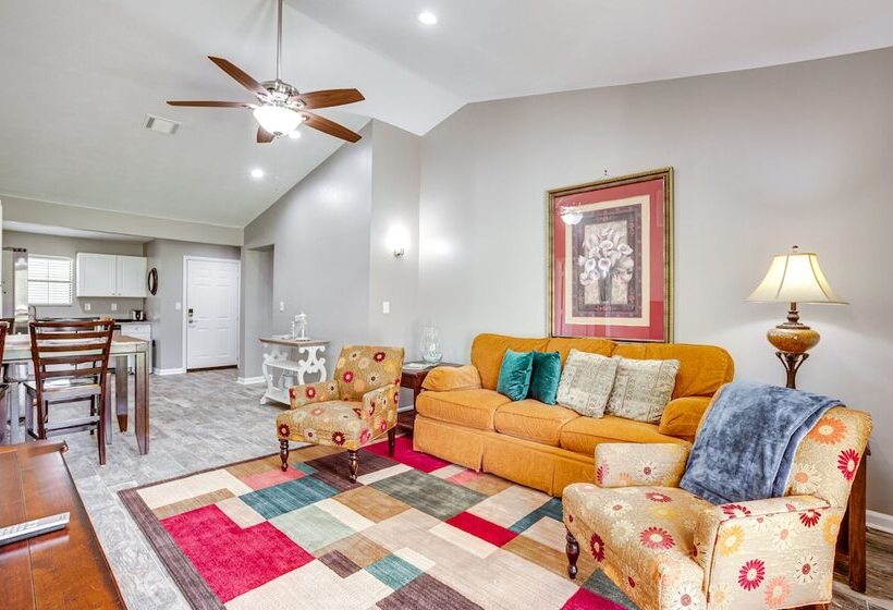 Quaint Montgomery Home < Half Mi To Lake Conroe!