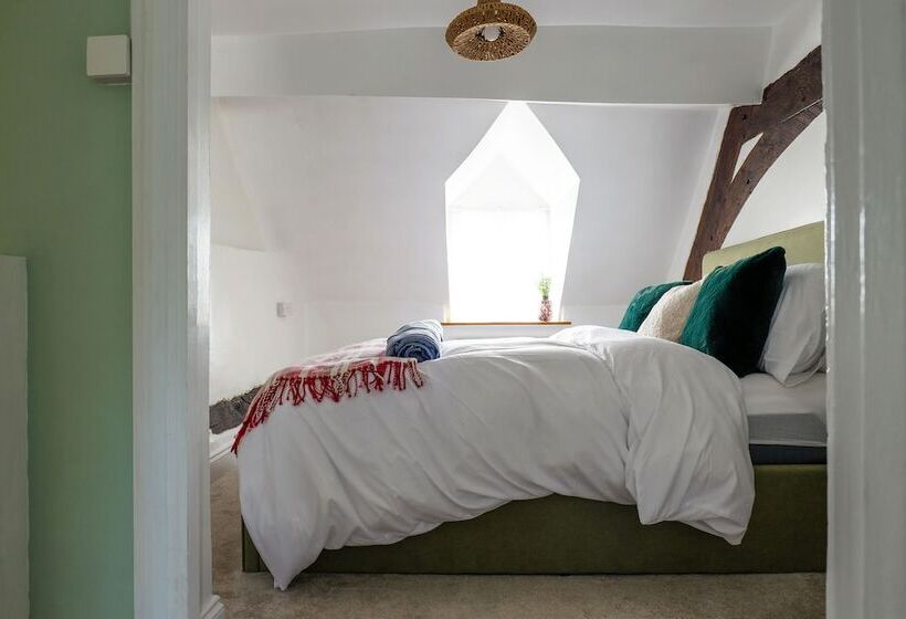 Remarkable 1 Bed Cotswolds Cottage In Finstock