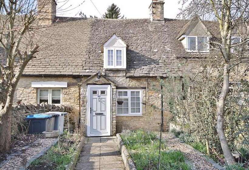 Remarkable 1 Bed Cotswolds Cottage In Finstock
