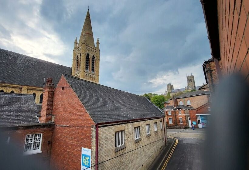 Резиденция Heart Of Lincoln City, 3 Bedrooms, Sleeps 4 Guests