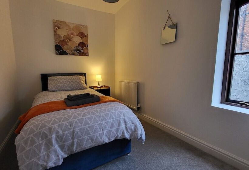 Резиденция Heart Of Lincoln City, 3 Bedrooms, Sleeps 4 Guests