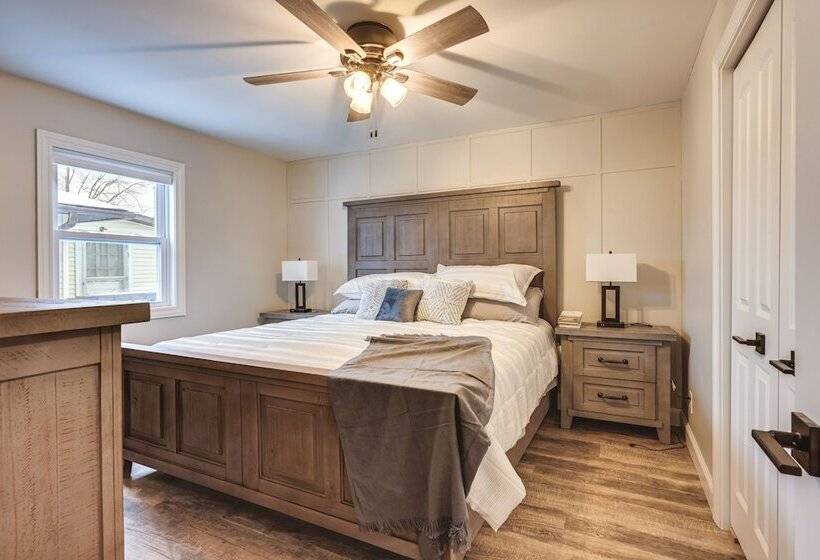 Riverfront Michigan Cottage W/ Fire Pit & Kayaks!