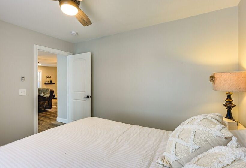 Riverfront Michigan Cottage W/ Fire Pit & Kayaks!