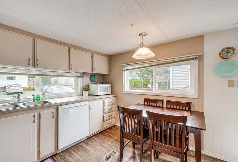 Rockaway Beach Home, Walk To Ocean, Pet Friendly!