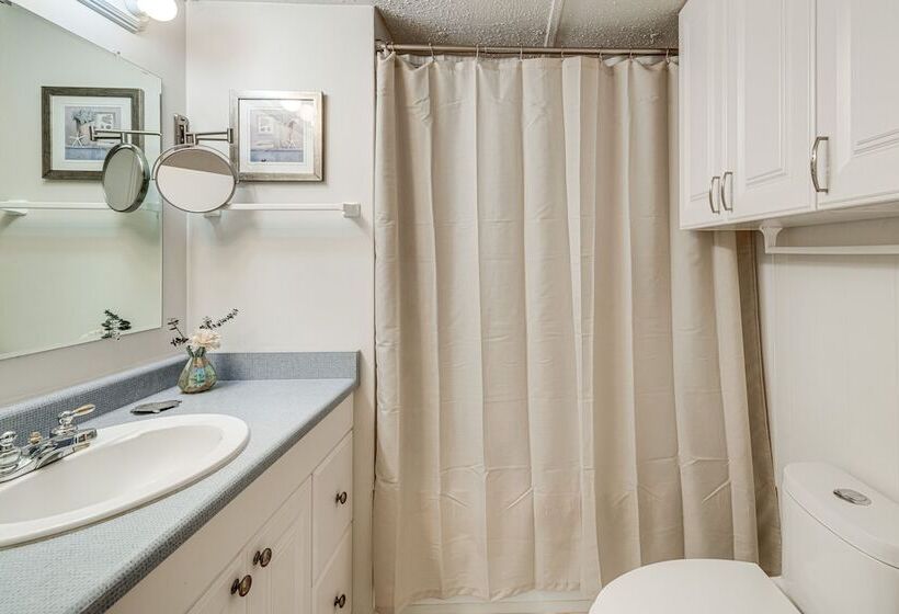 Rockaway Beach Home, Walk To Ocean, Pet Friendly!