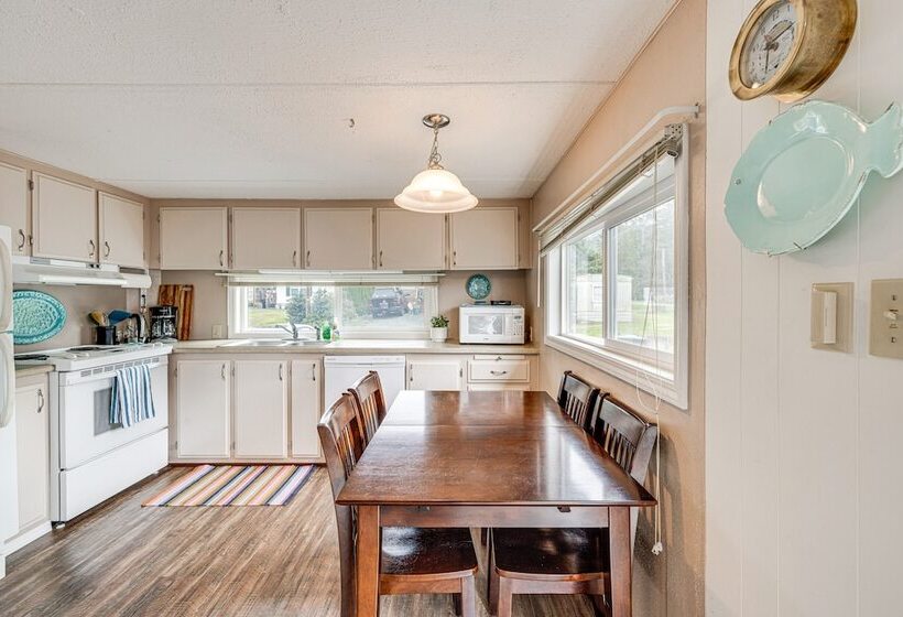 Rockaway Beach Home, Walk To Ocean, Pet Friendly!