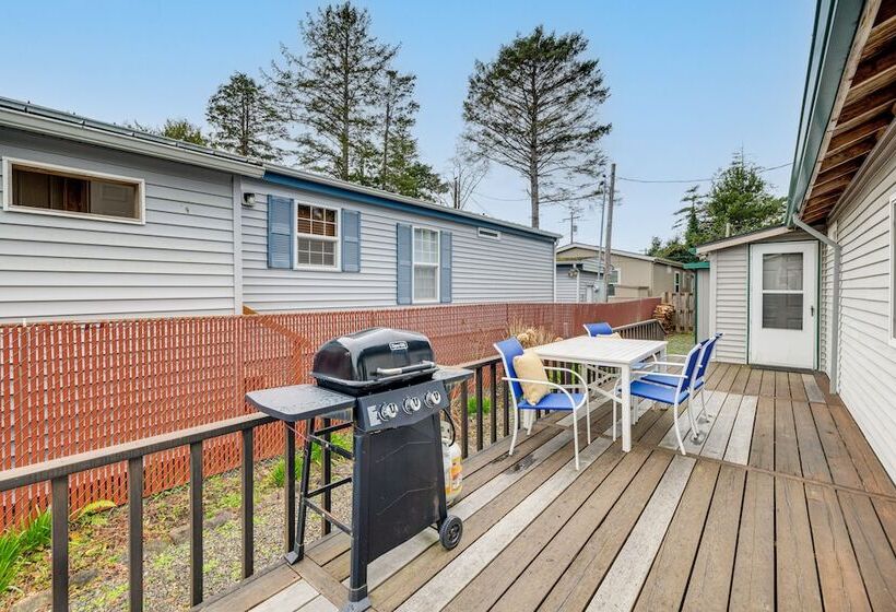 Rockaway Beach Home, Walk To Ocean, Pet Friendly!