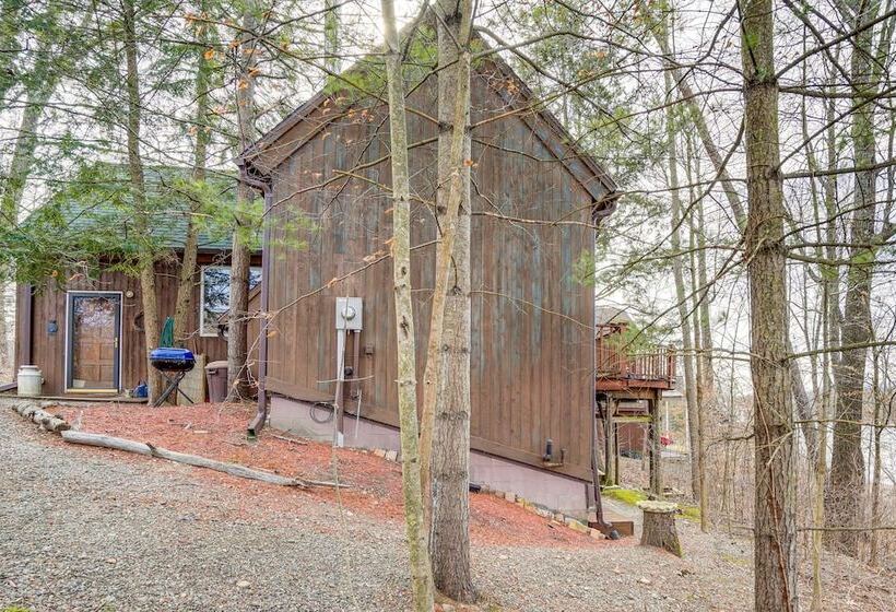 Pet Friendly Cabin Overlooking Sleepy Hollow Lake