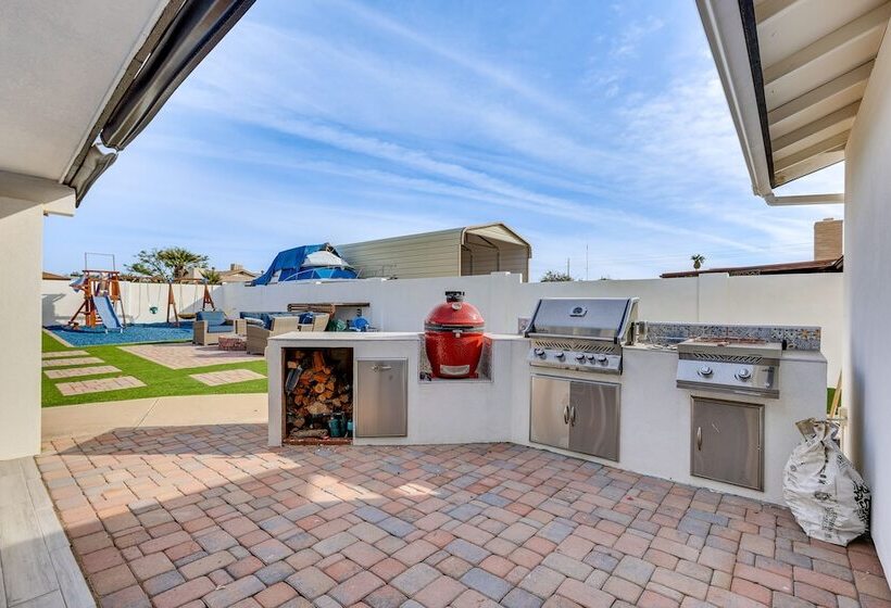 Sleek Phoenix Paradise W/ Outdoor Pool + Fire Pit!