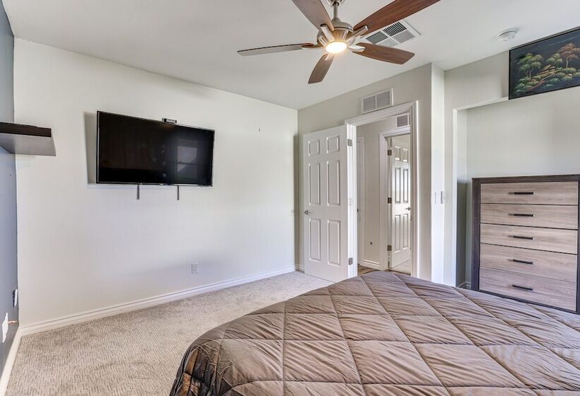 Sleek Phoenix Paradise W/ Outdoor Pool + Fire Pit!