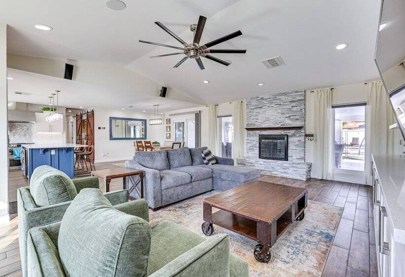 Sleek Phoenix Paradise W/ Outdoor Pool + Fire Pit!