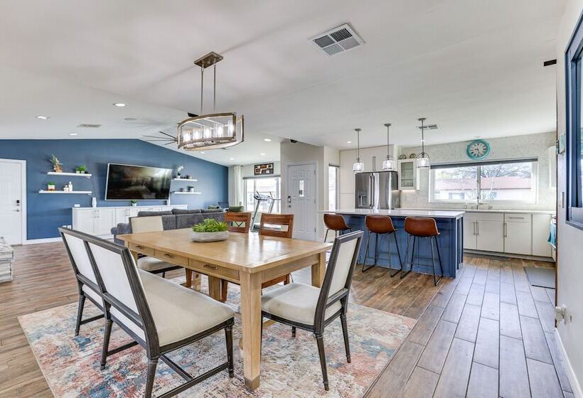 Sleek Phoenix Paradise W/ Outdoor Pool + Fire Pit!