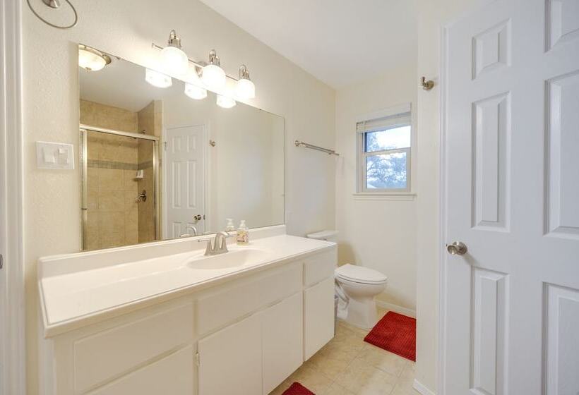 Southwest Austin Home W/ Pool, 13 Mi To Downtown!