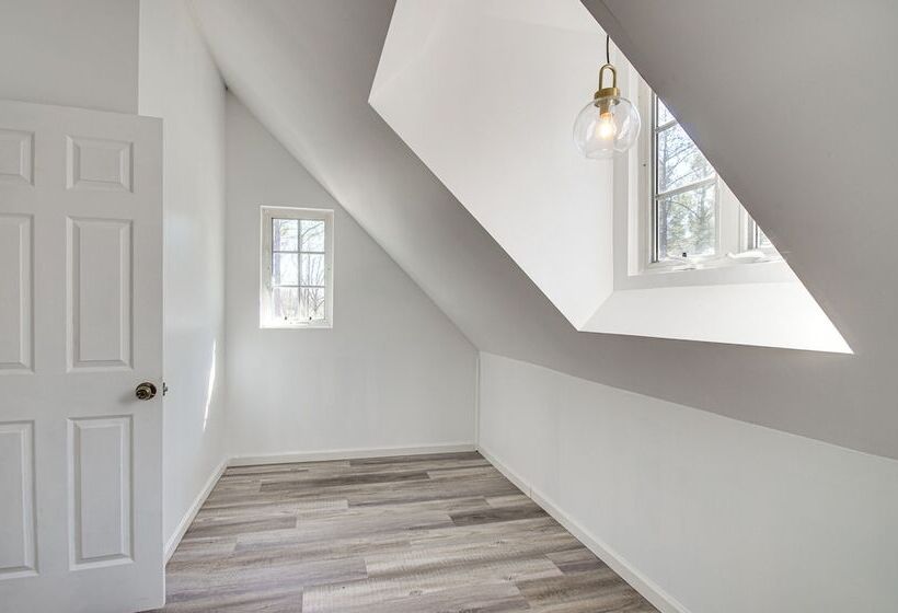 Spacious Lexington Home W/ Fire Pit: Hunt & Fish!