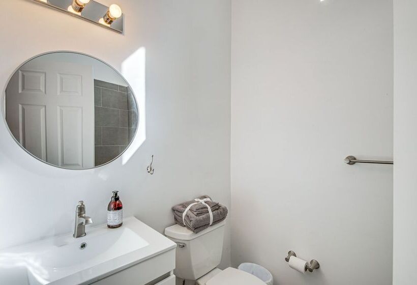 Spacious Lexington Home W/ Fire Pit: Hunt & Fish!