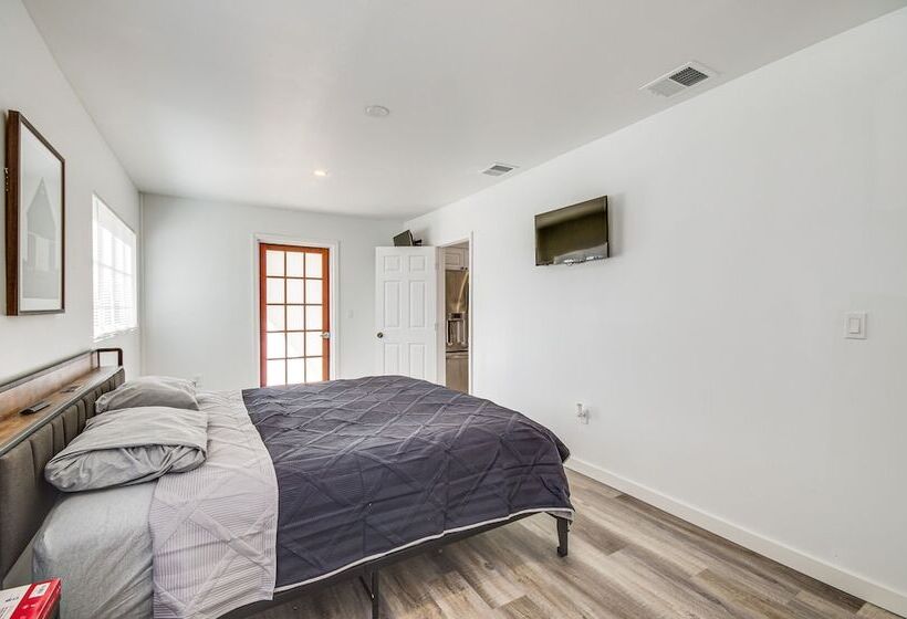 Spacious Lexington Home W/ Fire Pit: Hunt & Fish!