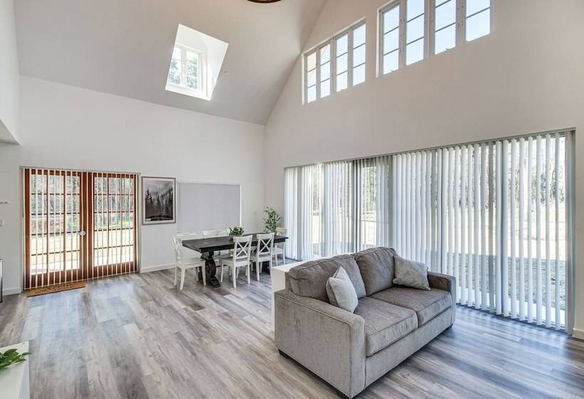 Spacious Lexington Home W/ Fire Pit: Hunt & Fish!