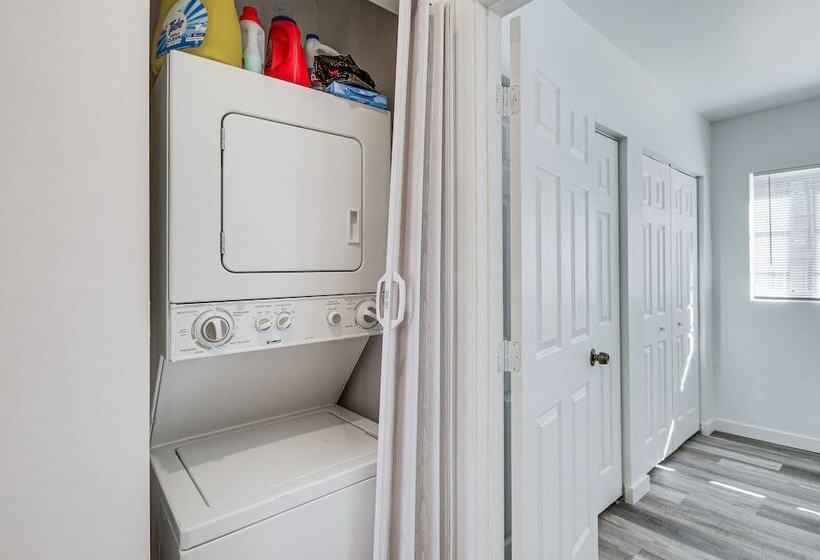 Spacious Lexington Home W/ Fire Pit: Hunt & Fish!