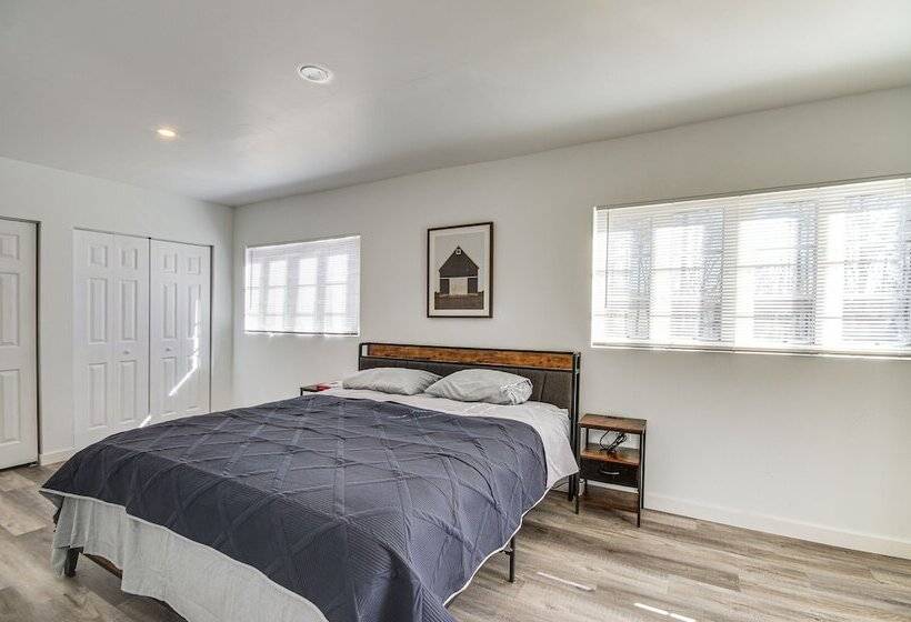 Spacious Lexington Home W/ Fire Pit: Hunt & Fish!