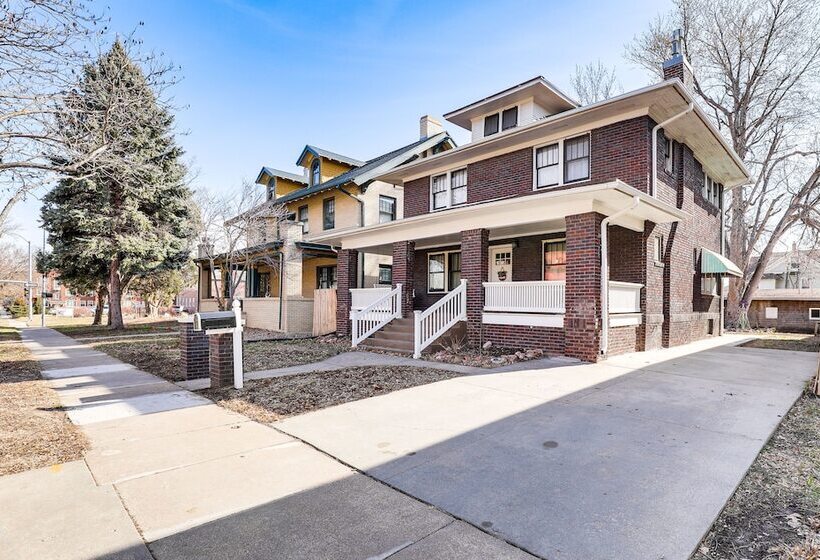 Spacious Lincoln Home W/ Yard < 1 Mi To Downtown!