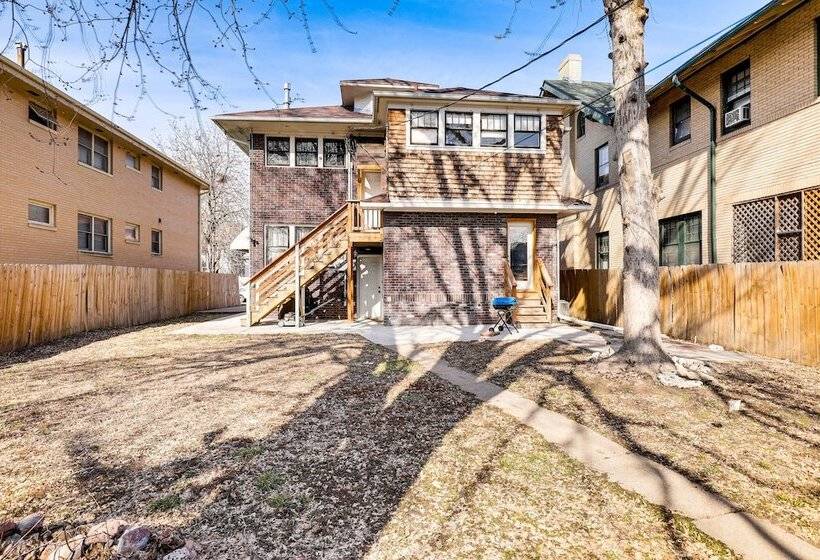 Spacious Lincoln Home W/ Yard < 1 Mi To Downtown!