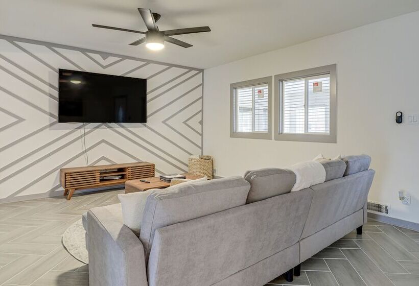 Stylish Decatur Home W/ Patio: 10 Mi To Atlanta!