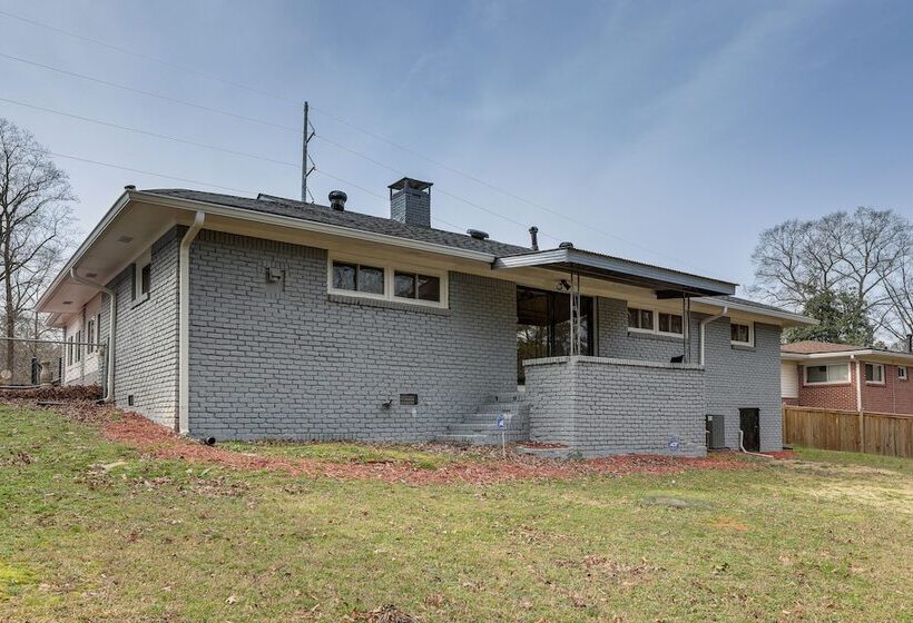 Stylish Decatur Home W/ Patio: 10 Mi To Atlanta!