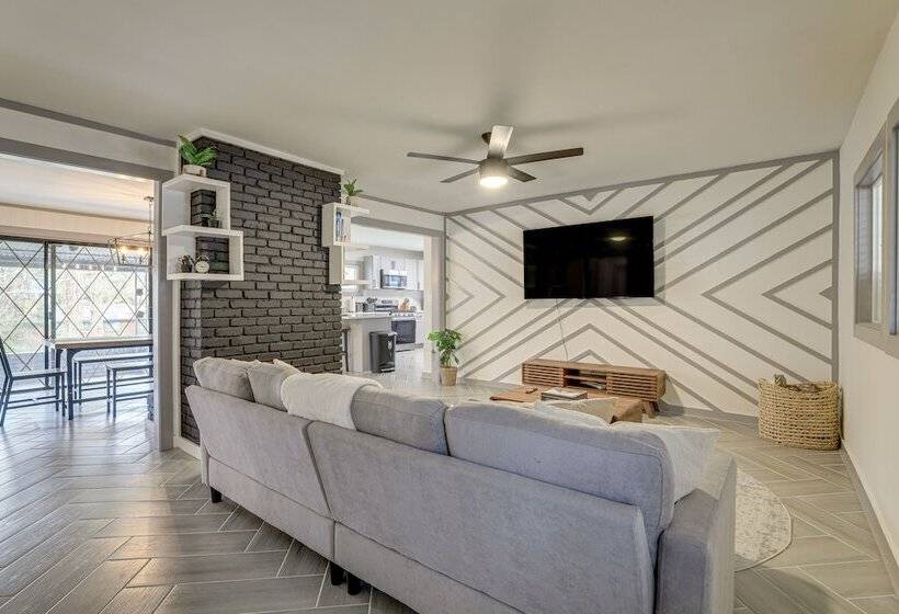 Stylish Decatur Home W/ Patio: 10 Mi To Atlanta!