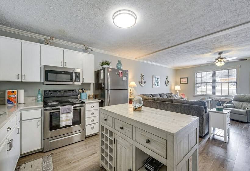 Sunny North Myrtle Beach Home: Walk To Ocean!