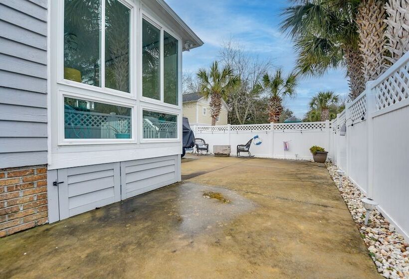 Sunny North Myrtle Beach Home: Walk To Ocean!