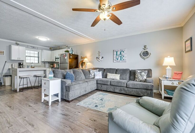 Sunny North Myrtle Beach Home: Walk To Ocean!