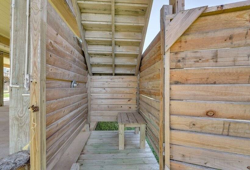 Surfside Beach Retreat W/ Balcony   Walk To Beach!