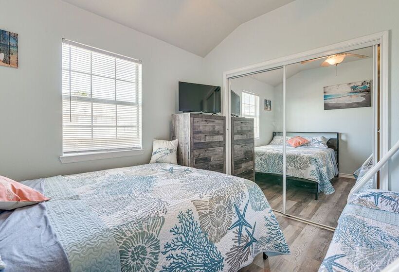 Surfside Beach Retreat W/ Balcony   Walk To Beach!