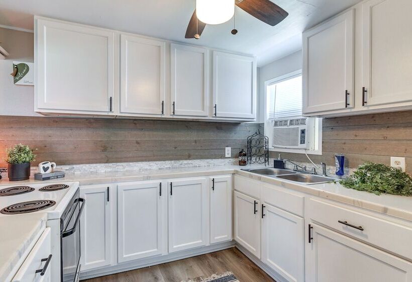 Texas Stilt House: Walk To Surfside Beach!