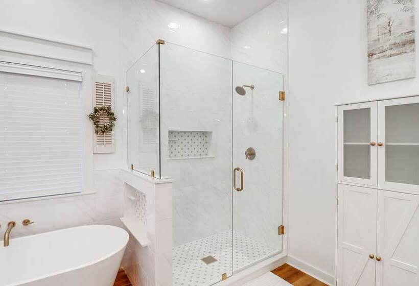 The Hamilton Heber Springs  Home W/ Hot Tub!